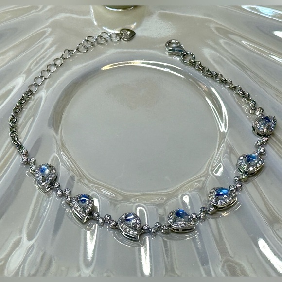 BM1 Natural Blue Moonstone Bracelet Rhodiumplated over Sterling Silver S925